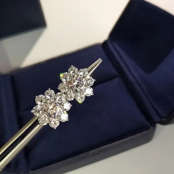 NWOT -  Stunning Cubic Zirconia Post Earrings - Picture 5 of 10